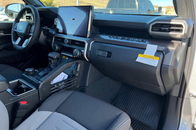 Vehicle image 23 of 24