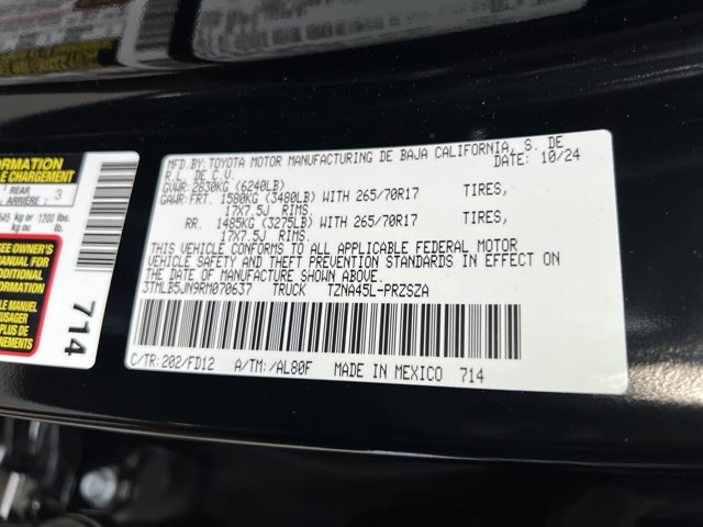 Vehicle image 8 of 10