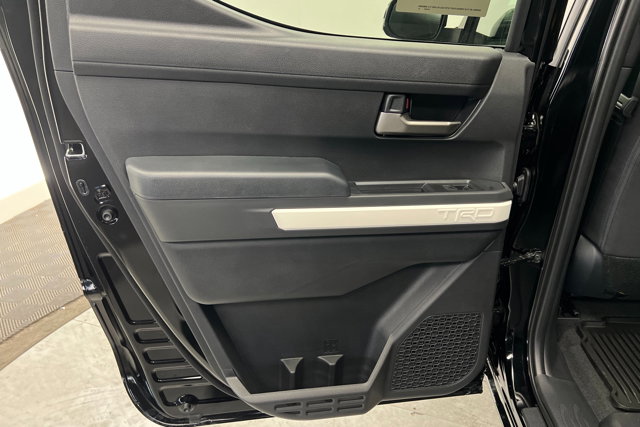 Vehicle image 18 of 24