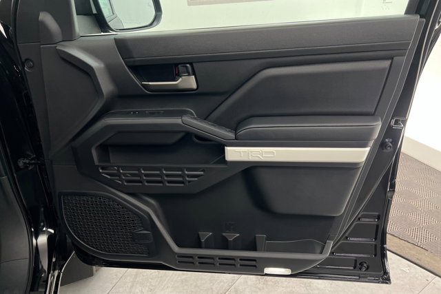 Vehicle image 22 of 24