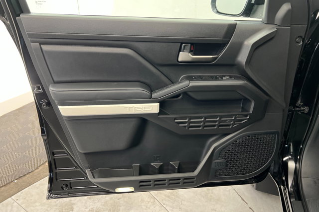 Vehicle image 14 of 24