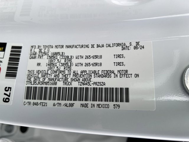 Vehicle image 8 of 10
