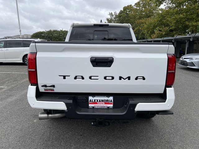 Vehicle image 6 of 10