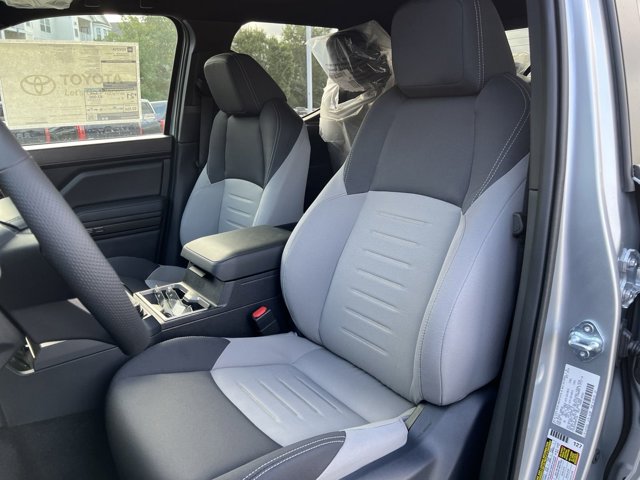 Vehicle image 9 of 10