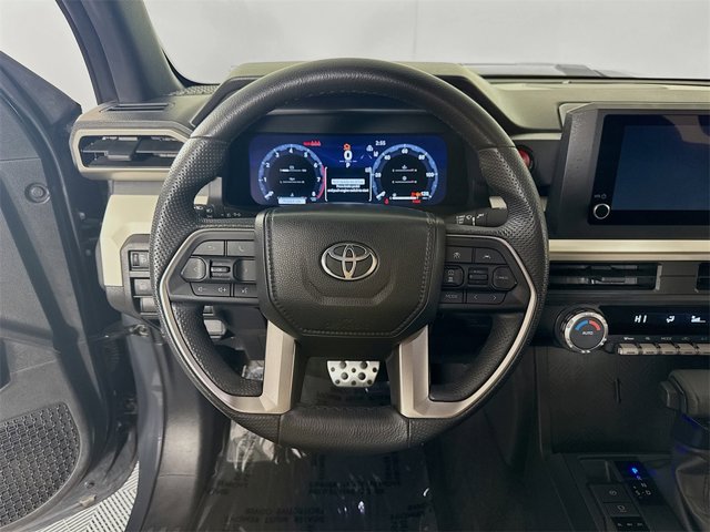 Vehicle image 11 of 19