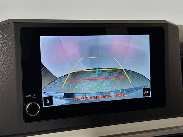 Vehicle image 14 of 19