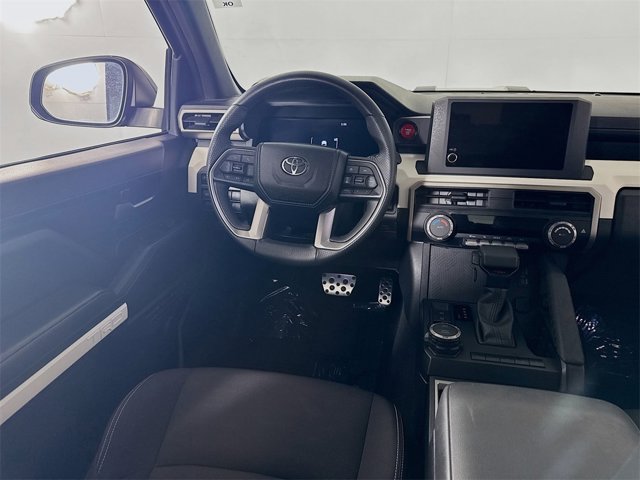 Vehicle image 16 of 19