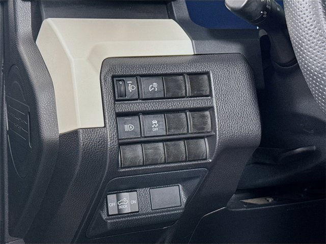 Vehicle image 9 of 19