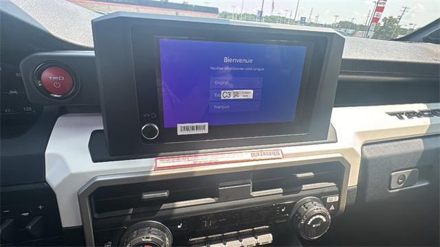 Vehicle image 16 of 43