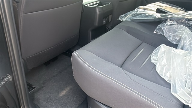 Vehicle image 41 of 43