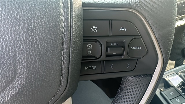 Vehicle image 24 of 43