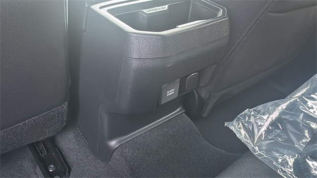 Vehicle image 39 of 43
