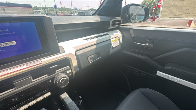 Vehicle image 15 of 43