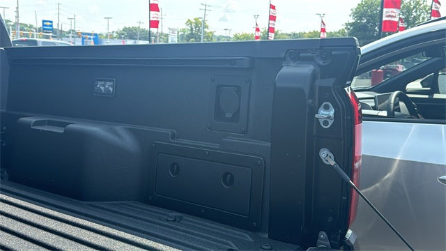 Vehicle image 12 of 43