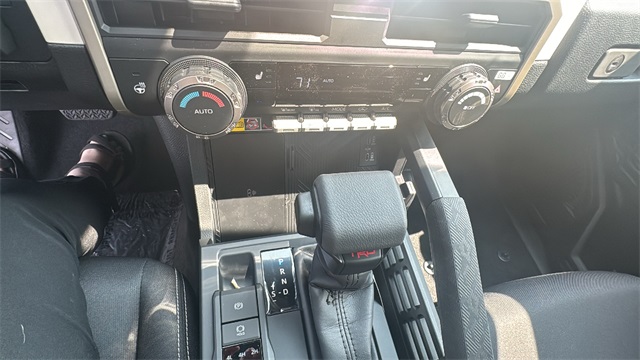 Vehicle image 18 of 43