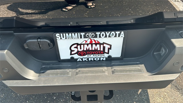 Vehicle image 8 of 43
