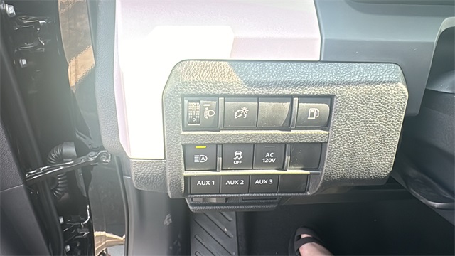 Vehicle image 26 of 43