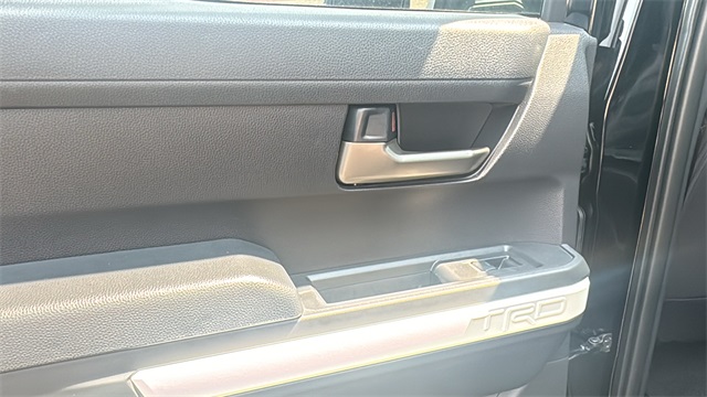 Vehicle image 42 of 43