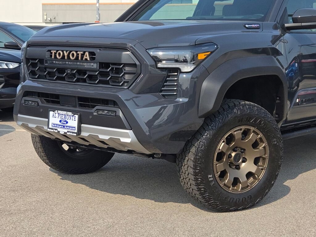 2024 Toyota Tacoma 4WD Trailhunter Hybrid Image 29 of 34