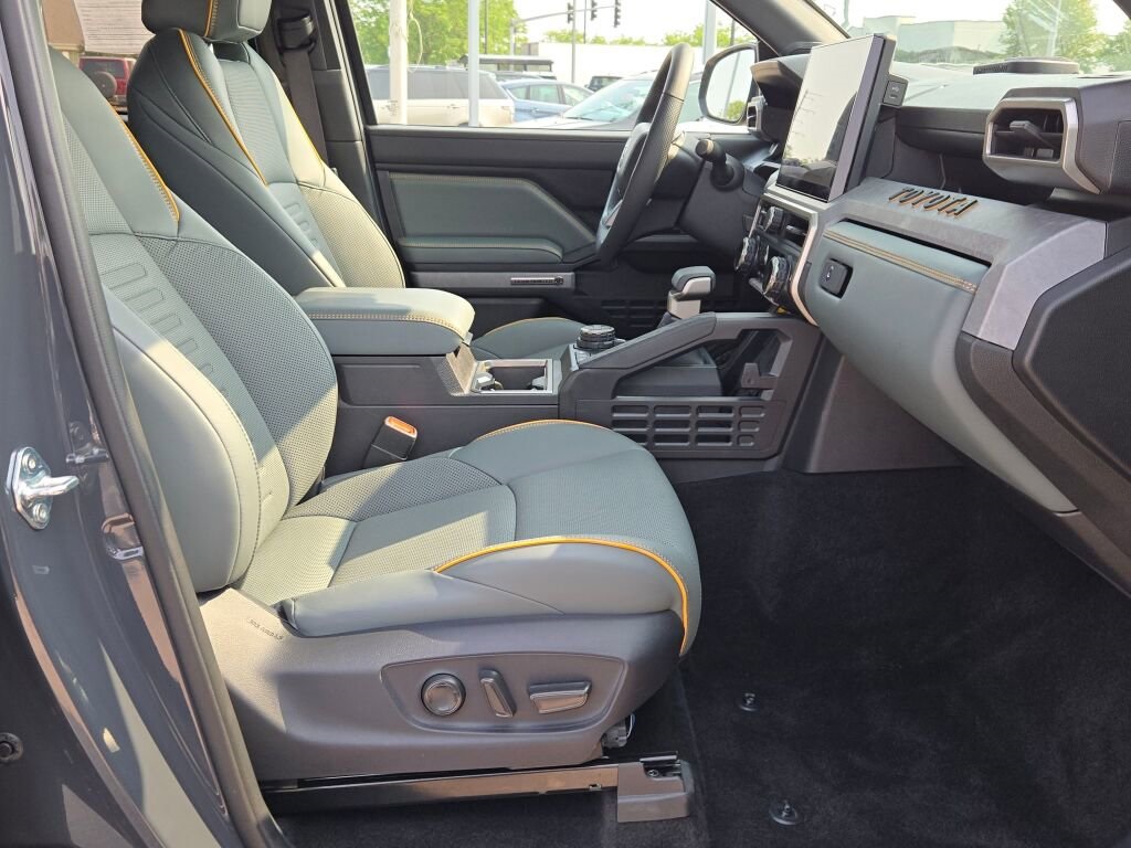 2024 Toyota Tacoma 4WD Trailhunter Hybrid Image 12 of 34