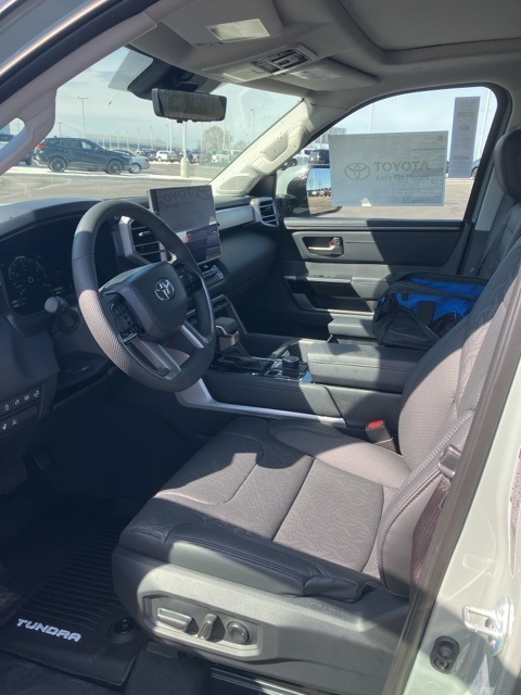 2024 Toyota Tundra Limited Image 13 of 30