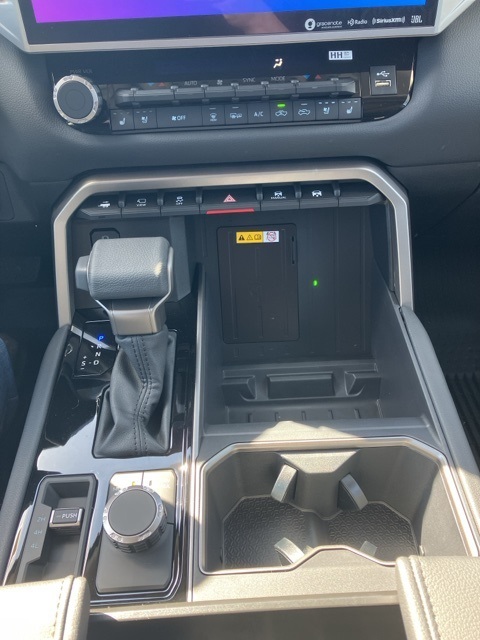 2024 Toyota Tundra Limited Image 20 of 30