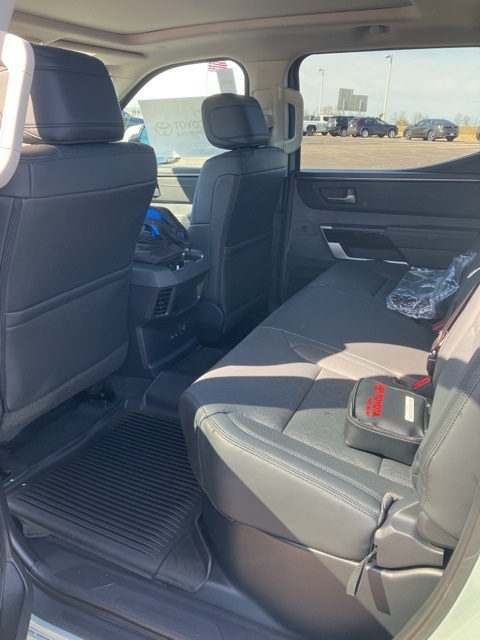 2024 Toyota Tundra Limited Image 14 of 30