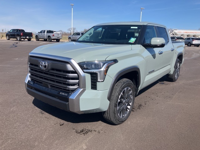 2024 Toyota Tundra Limited Image 3 of 30