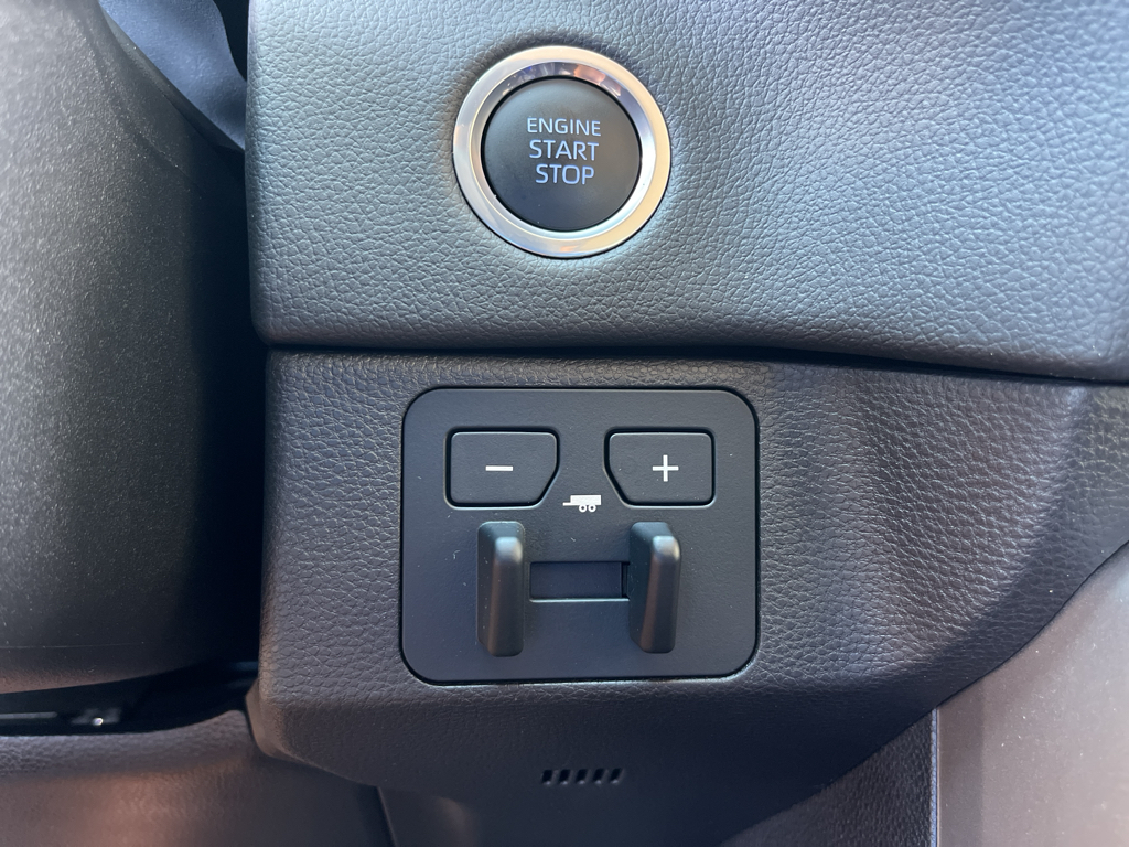 Vehicle image 14 of 25