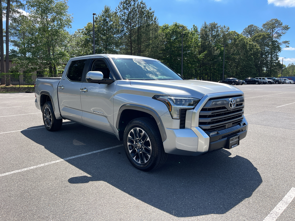 Vehicle image 4 of 25