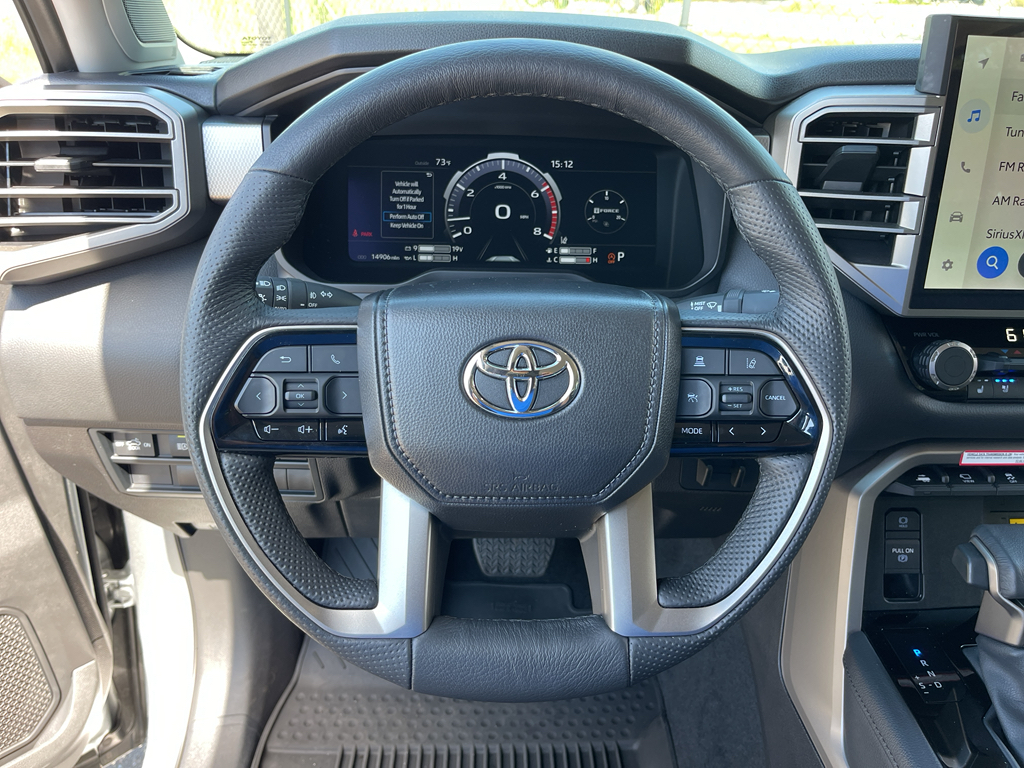 Vehicle image 18 of 25