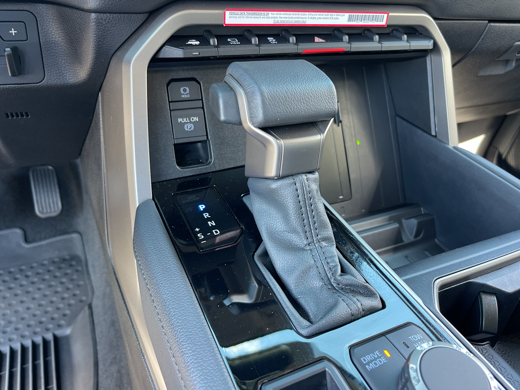Vehicle image 16 of 25
