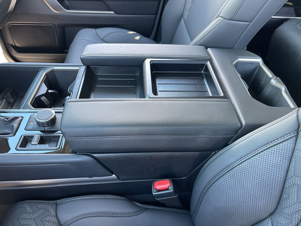 Vehicle image 15 of 25
