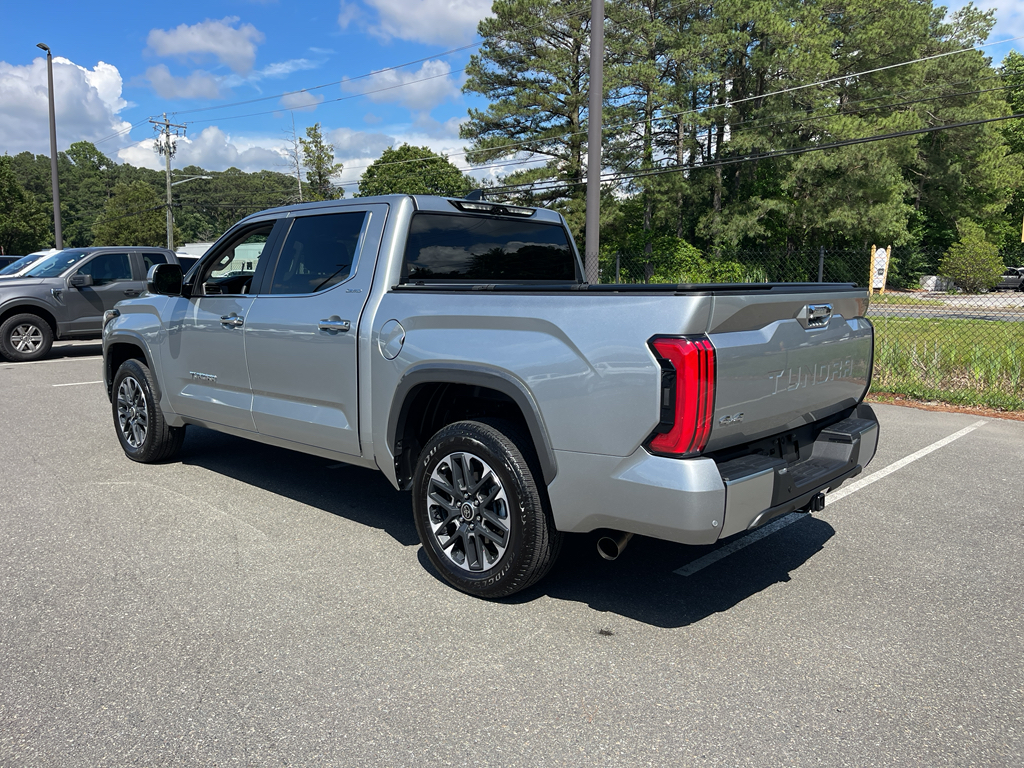 Vehicle image 7 of 25