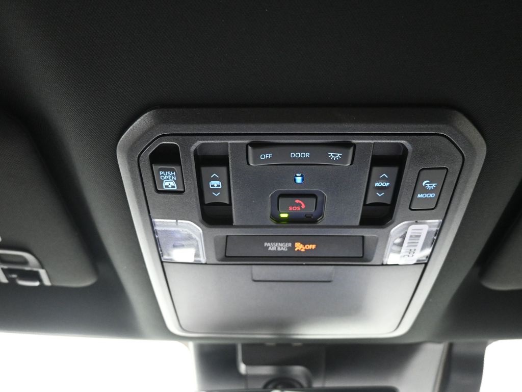 Vehicle image 37 of 49