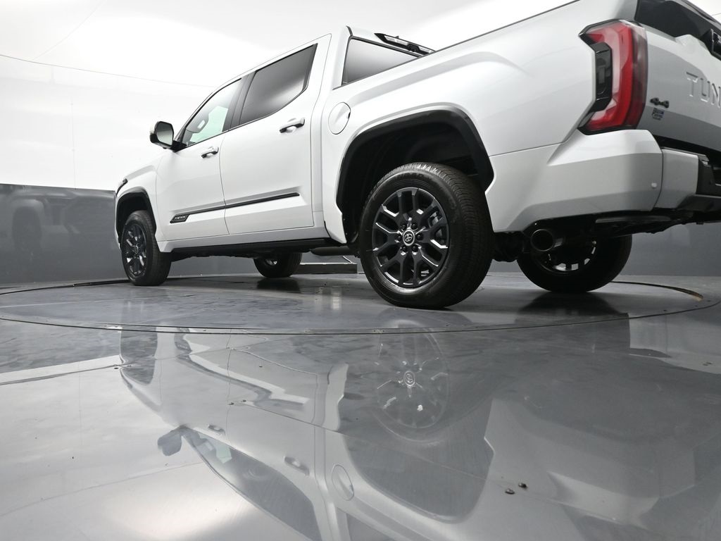 Vehicle image 19 of 49