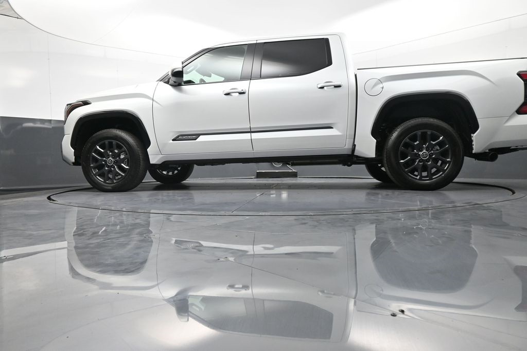 Vehicle image 28 of 49