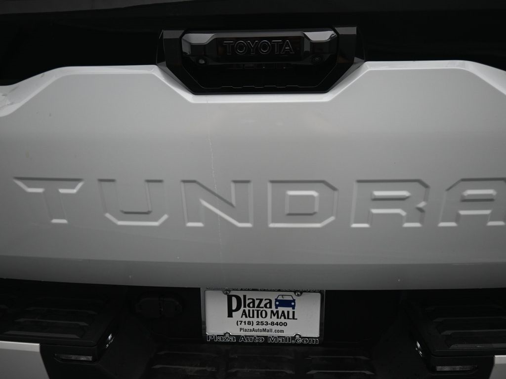 Vehicle image 43 of 49
