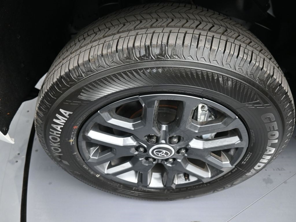 Vehicle image 34 of 49