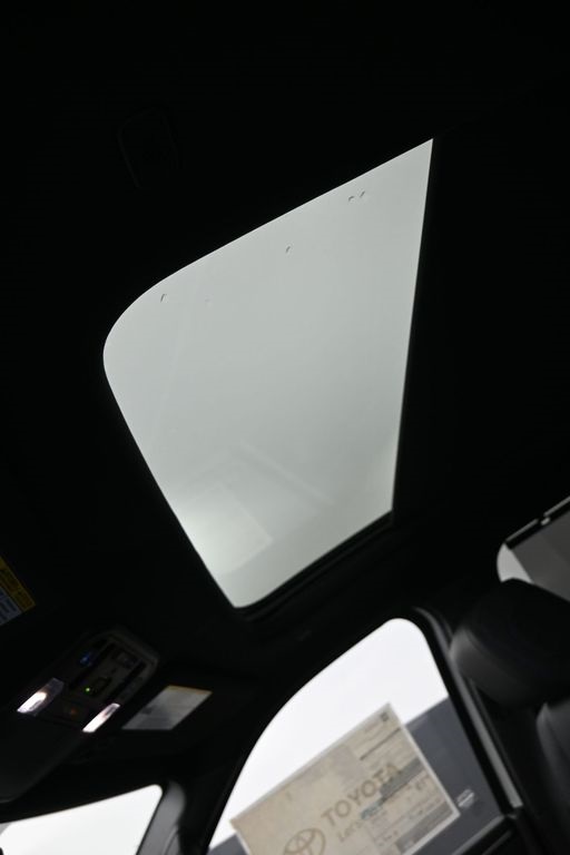 Vehicle image 38 of 49