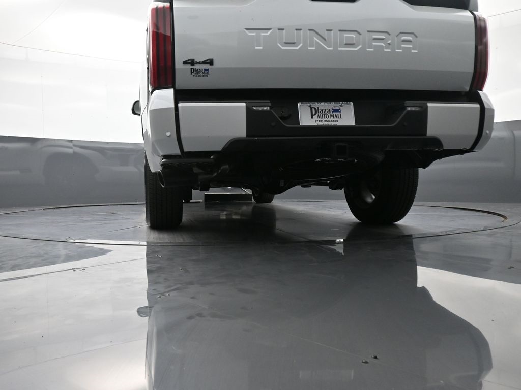 Vehicle image 23 of 49