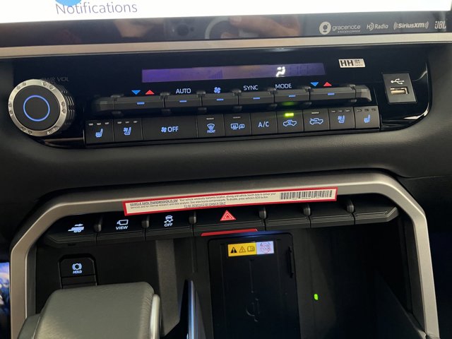 Vehicle image 25 of 53