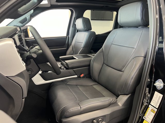 Vehicle image 31 of 53