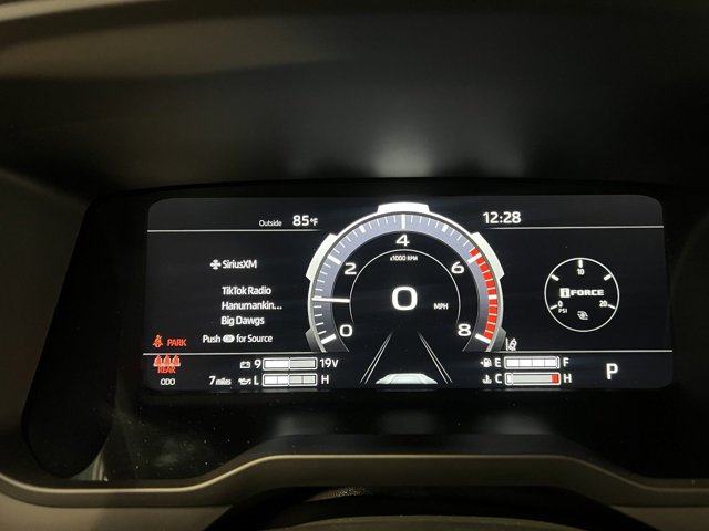 Vehicle image 16 of 53