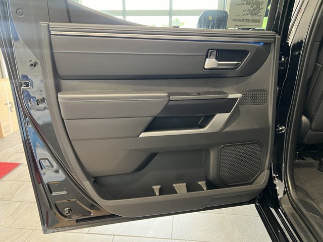 Vehicle image 37 of 53