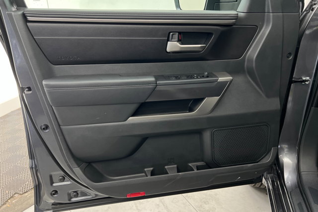 Vehicle image 14 of 24