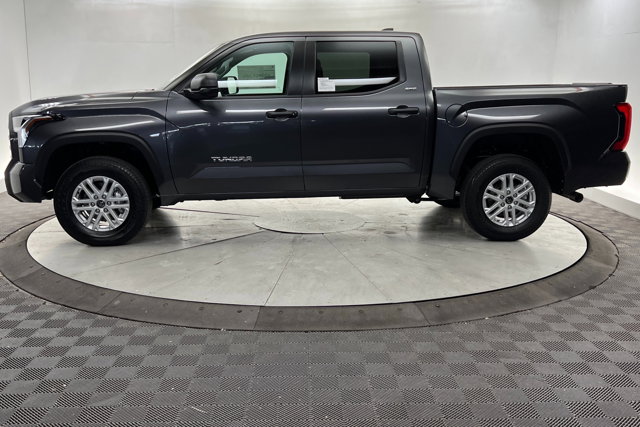 Vehicle image 8 of 24