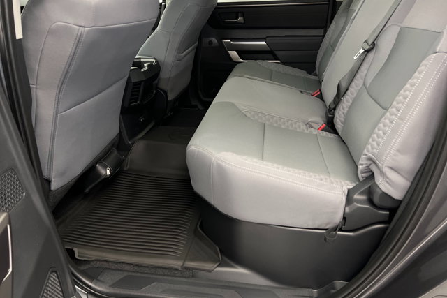 Vehicle image 21 of 24