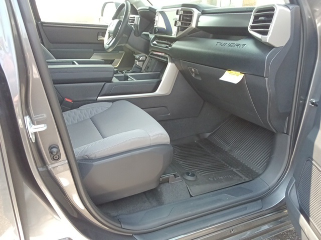 2024 Toyota Tundra SR5 Image 9 of 11