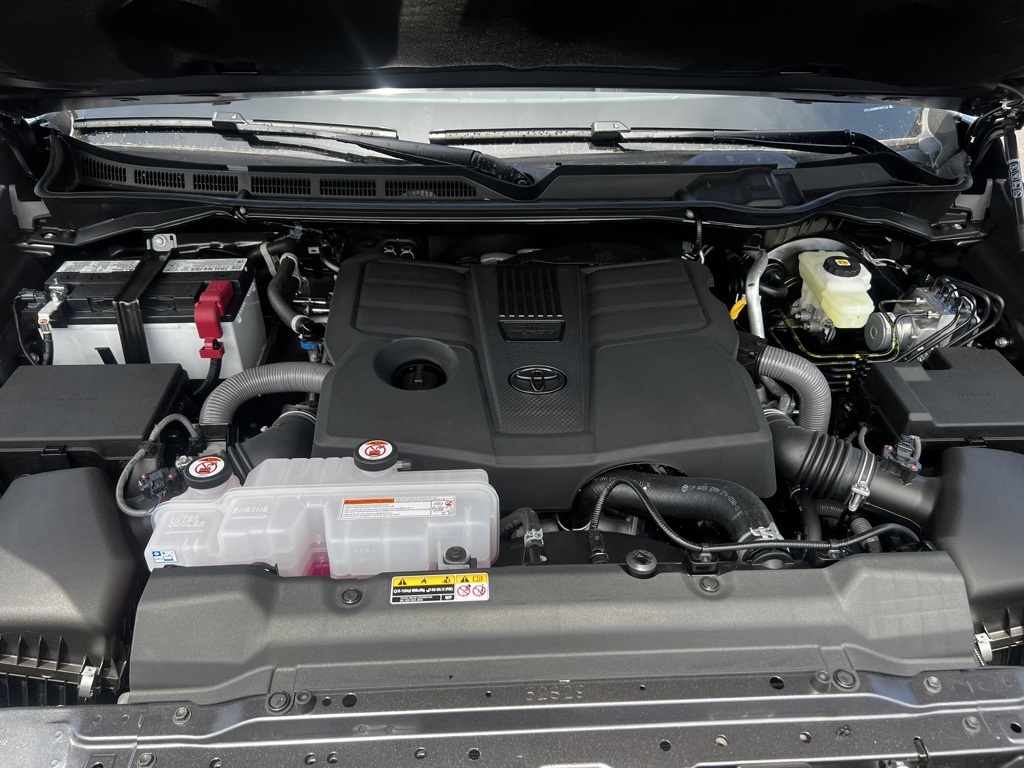 Vehicle image 26 of 28